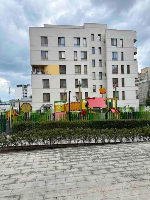 Варна Сити Парк С Паркомясто Ngoại thất bức ảnh