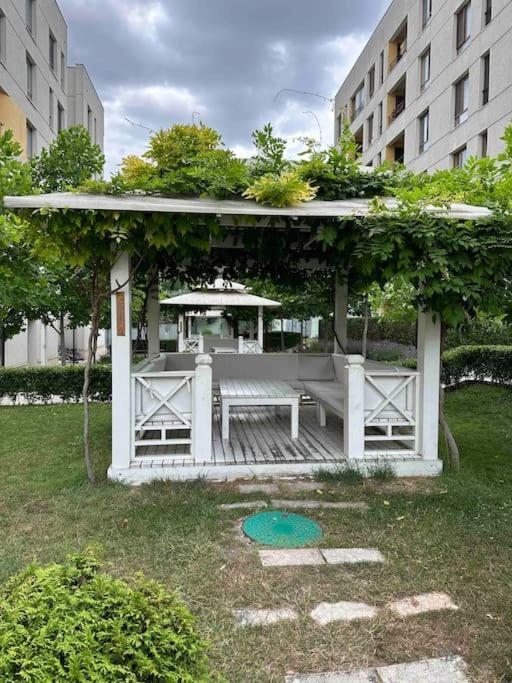 Варна Сити Парк С Паркомясто Ngoại thất bức ảnh